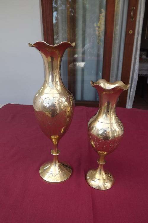 Set of 2 Brass Vases in very good condition - Larger one 25.5cm high, smaller one 19.5cm