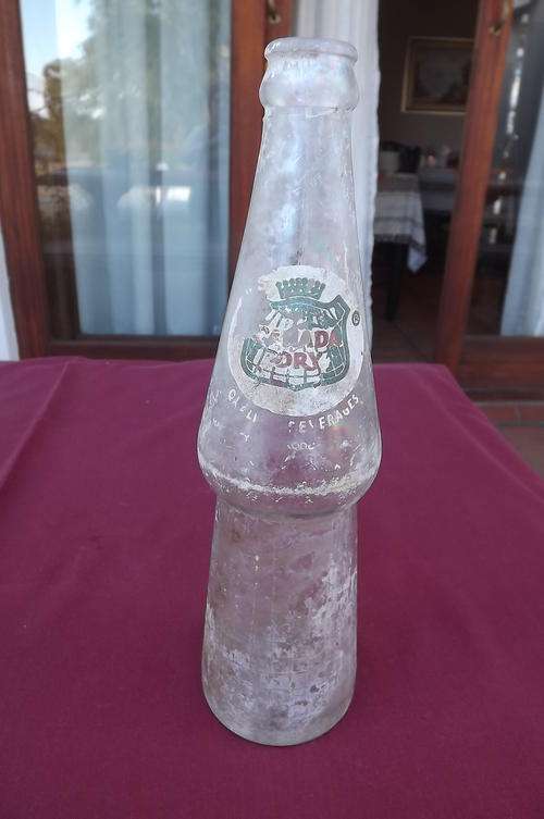 Old Canada Dry Bottle - Quality Beverages - height 24cm