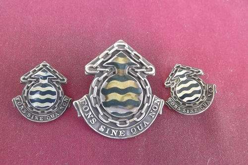 SA Ordnance Service Corps Cap Badge + 2 Collar Badges-Cap badge with 1 lug, collar badges all pins