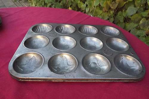 Vintage Metal Baking Pan for 12 Cupcakes made in England as Seamless & Hygienic - 3 Patterns