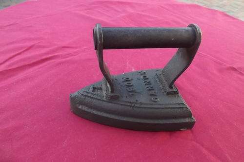 Antique 1900 Cannon Iron in Medium Size made from Cast Iron in very good condition