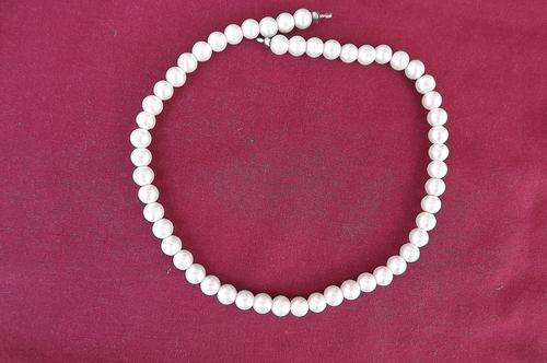 String of Freshwater Pearls - 41cm long - very pretty