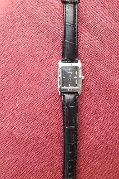 Panther Ladies Quartz Watch in very good working condition - leather strap