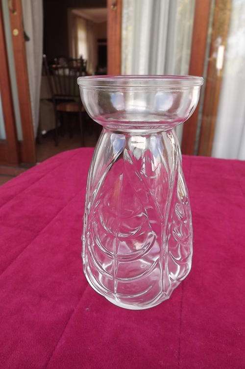Nice Glass Flower Vase - height 15cm - as new