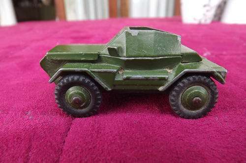 Dinky Toys Scout Car made in England - 673 with Driver