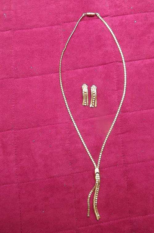 Vintage Gold Chain Necklace with Interesting Detail & pair of matching clip on earrings -not genuine