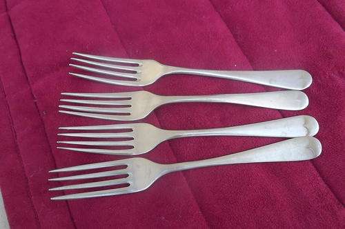 Set of 4 Sipelian Nickel Silver Forks in good condition - made in England - length 16.5cm