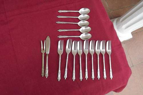 Set of 9 EPNS Sheffield Apostle cakeforks,5teaspoons,butterknife and 2 tooth fork-16 pieces.