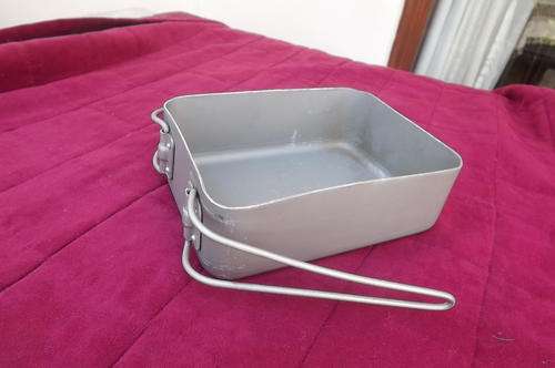 SADF Mess Dixie Tin 1966 - 1989. Good condition 18 x 13.5 cm