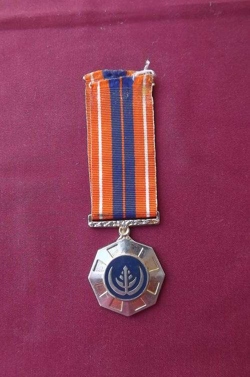 S.A Pro Patria medal no 304835 with ribbon