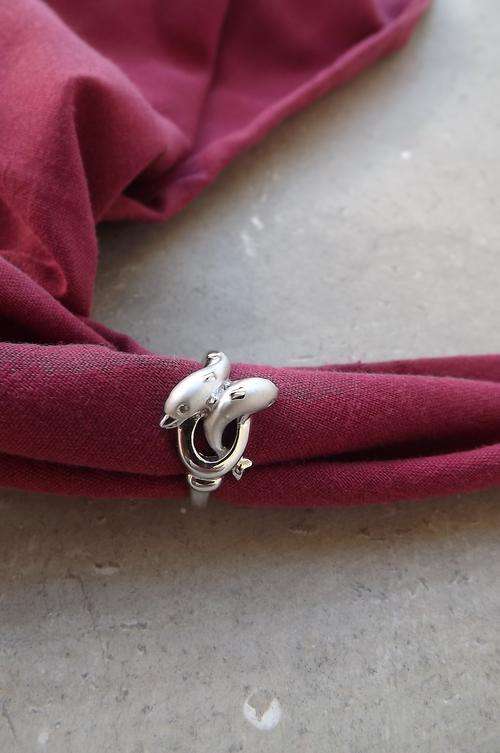 Lovely twin dolphin ring size 8.Sterling silver ring-no marking-as new
