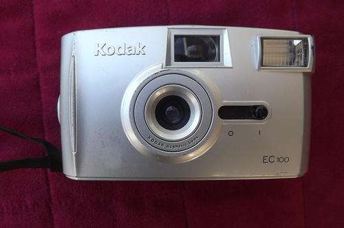 Vintage Kodak EC 100 film camera 35mm.Lens made in USA.Camera in China