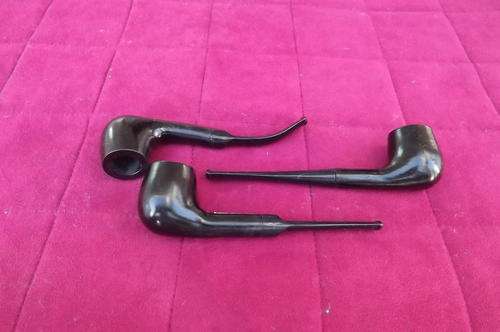 Lot of 3 different wooden smoking pipes.As new condition