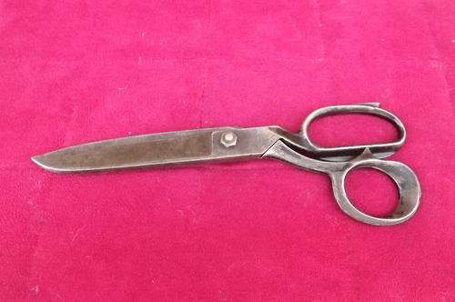 Vintage Henry Boker scissors made in Germany.Length 21.5 cm.Still in good condition