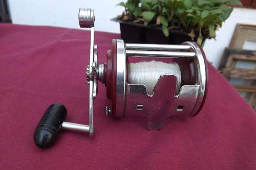 Penn HG Master 500 Fishing reel in good working condition. Some gut on reel.