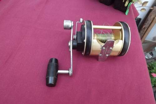 Policansky Monitor 2B Fishing reel in good working condition.