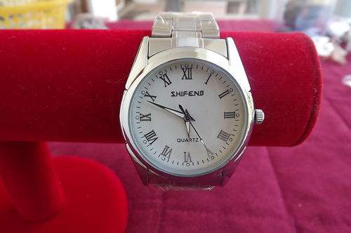 New stainless steele Quartz Men's watch by S.HiFeng.With roman letters.Working 100%