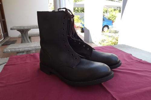 SADF Brown leather Bagshaw 1993 Army boots size 11 - Dri-Foot Taaitree Extra. New condition.