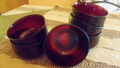 Set of 6 Red Dessert Bowls - rare colour
