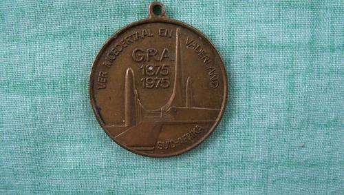 Medallion - Taalmonument  1875-1975 as per scan