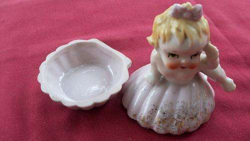 Lamode fine China hand painted jewellery Box