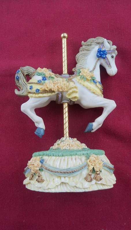 Swivel Horse Melodies Country Fair Collection - Somewhere over the Rainbow