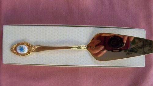 Cake Lifter - 24 carat gold plated - with porcelain decoration