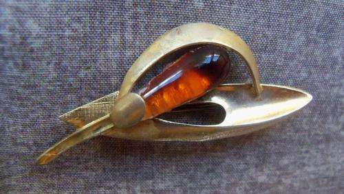 Vintage Brooch with Stone as per scan