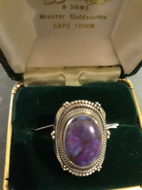 Sugelite ring