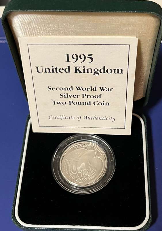 1995 Second World War Silver Proof Two Pound Coin with COA