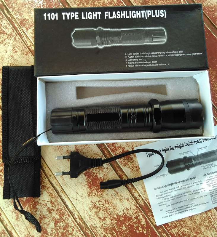Taser and torch, rechargeable metal stun gun flashlight