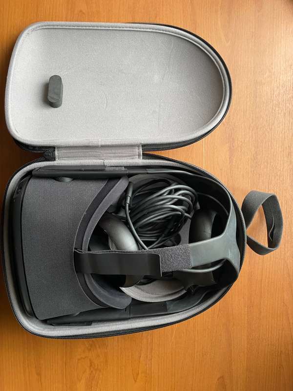 Oculus Quest Gen 1  VR Gaming Headset - 128GB - Excellent Condition