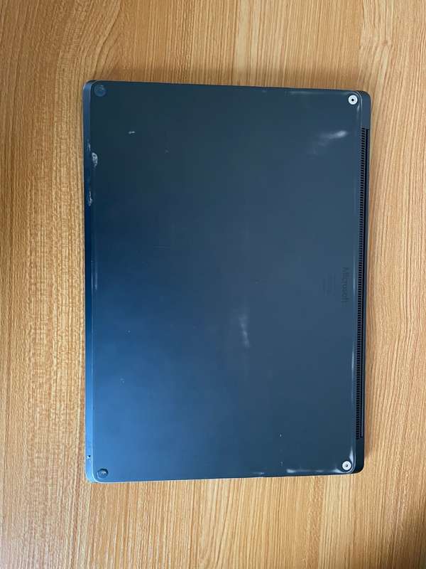 Microsoft Surface 2 Laptop 13.5" Core i5, 8GB RAM, 256SSD