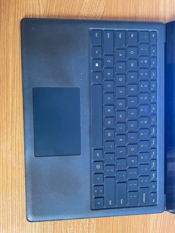 Microsoft Surface 2 Laptop 13.5" Core i5, 8GB RAM, 256SSD
