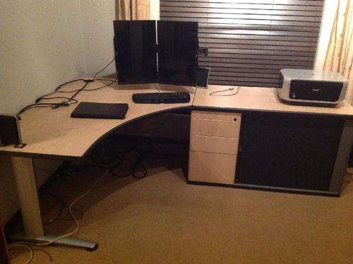 Office Desk with crodensa