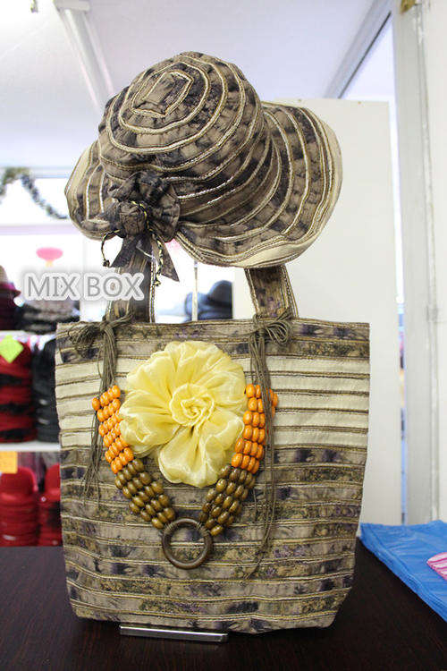 Beautiful 2pcs Handbag and hat set