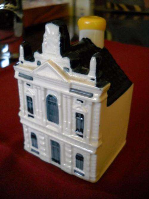 LATE ENTRY: BLUE DELFT KLM HOUSE NUMBER 86
