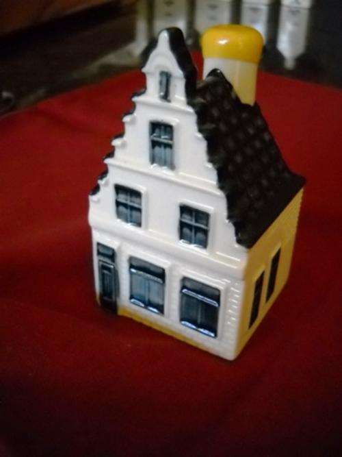 LATE ENTRY: BLUE DELFT KLM HOUSE NUMBER 73