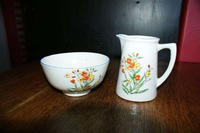 SUGAR BASIN AND MILK JUG SET