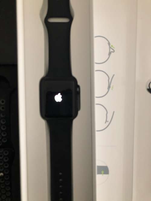 *APPLE WATCH SERIES 3 42MM GPS IN EXCELLENT CONDITION 9/10*