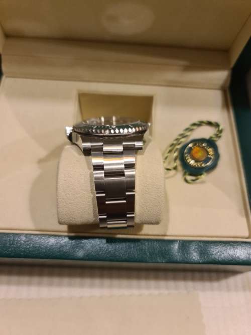 2017 Rolex Submariner 116610LV AKA THE HULK - DISCONTINUED MODEL - FULL SET - MINT
