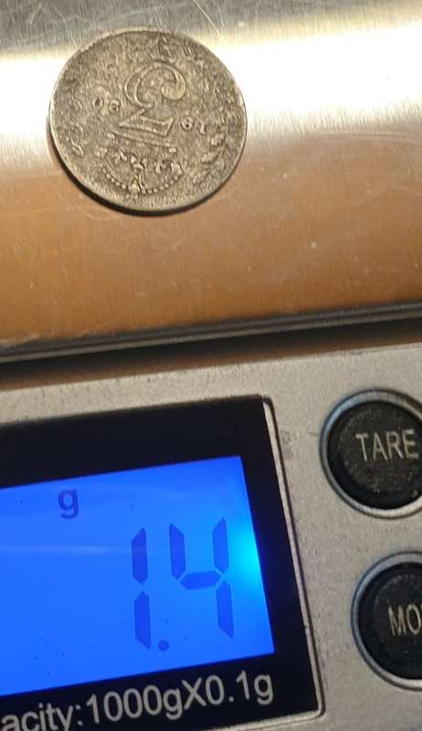 1888 Sixpence and a 1920 Threepence as per pics No Reserve