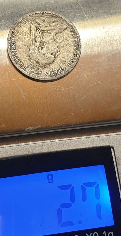 1888 Sixpence and a 1920 Threepence as per pics No Reserve
