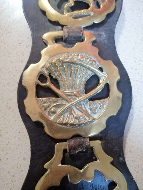 ### R1 No reserve -  Horse brass on 3 belts, a fantastic selection of 16 brass pieces ###