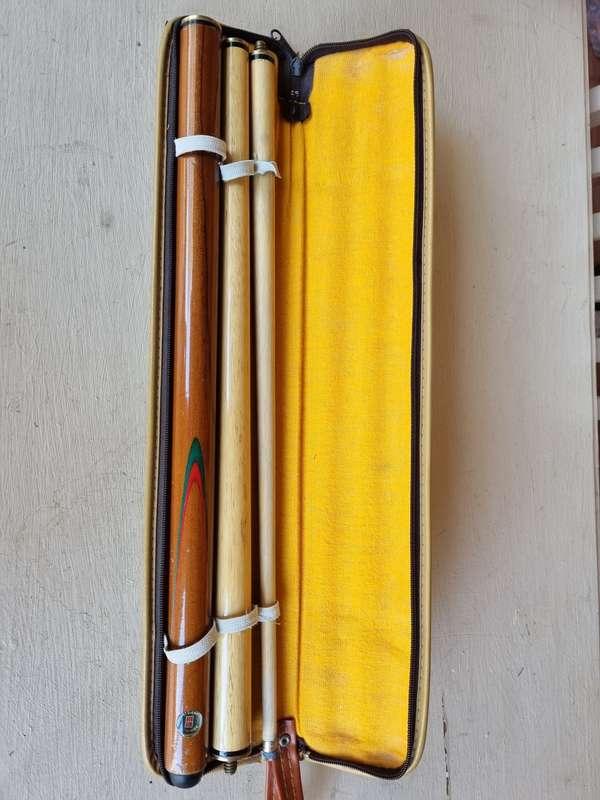 # Now reduced!  Travel Compact Stuart Surridge 3 piece pool or Snooker cue with case, 10mm new tip #