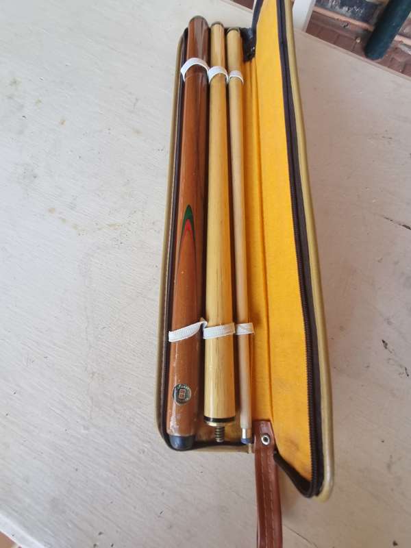 # Now reduced!  Travel Compact Stuart Surridge 3 piece pool or Snooker cue with case, 10mm new tip #