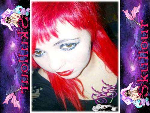 Red Skullour Hair colour