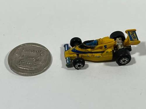 Micro Yellow Car (F1)