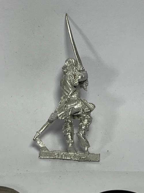 LOTR Lord of the Rings Unpainted Mini Metal Figurine: Aragorn