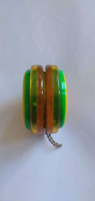 Genuine Russell Opal Fruits yoyo